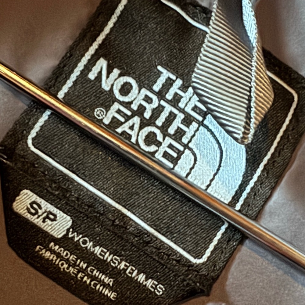 The North Face Women's Down Filled Quilted Vest - Picture 6 of 7